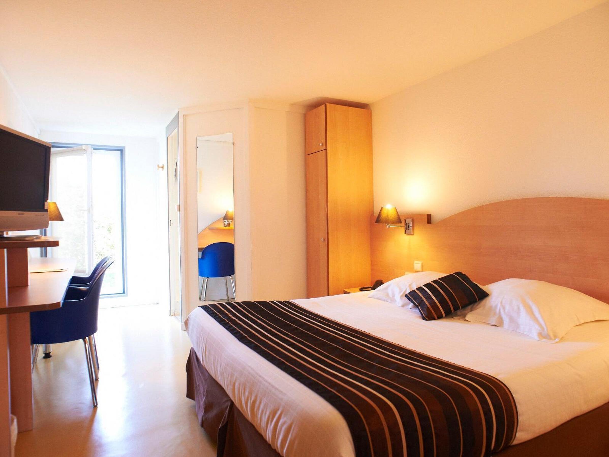 Logis Hotel Angers Sud Exterior photo
